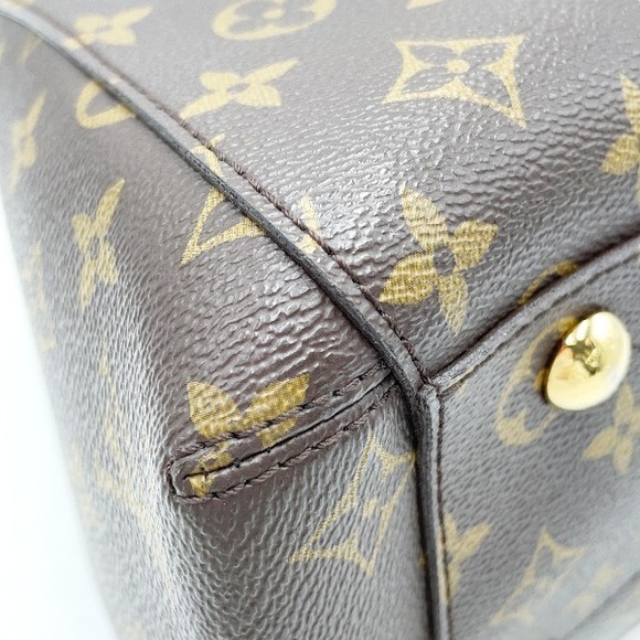 Louis Vuitton Monogram Montaigne MM Handbag - Picture 6 of 14